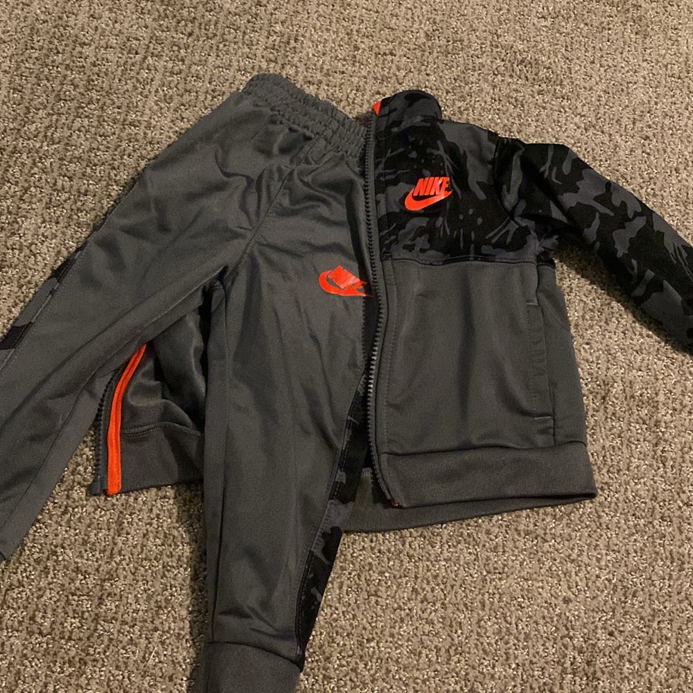 Nike Gray and Black Matching Jogger Set